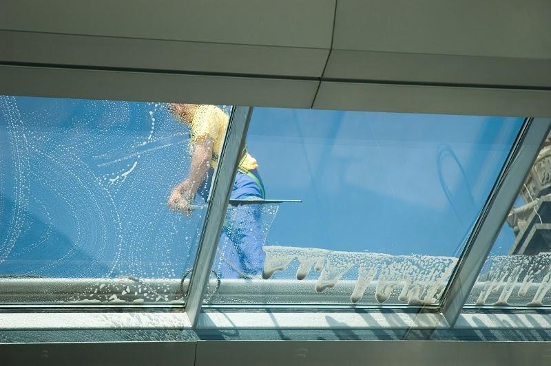 Window cleaning service Lavage de Vitres Gatineau in Gatineau (Quebec) | LiveWay